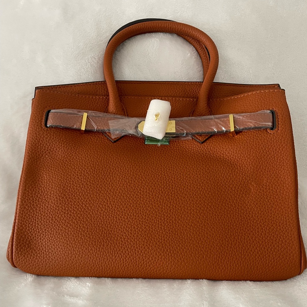 Elegant Tan Leather Handbag